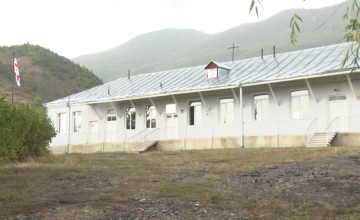 სასამართლოს მიერ სამსახურში აღდგენილი პედაგოგი, გაკვეთილებს ვერ ატარებს