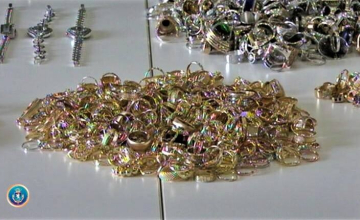 კარწახისა და სარფის საბაჟო გამშვები პუნქტებიდან საიუველირო ნაკეთობები ამოიღეს