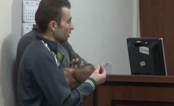 ცოლის ქამრით ცემაში ბრალდებული, საპროცესო შეთანხმების გაფორმებას ითხოვს