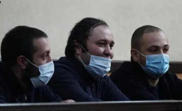 ჟურნალისტ ვახო სანაიაზე თავდასხმისთვის ბრალდებულებს პატიმრობა შეეფარდათ