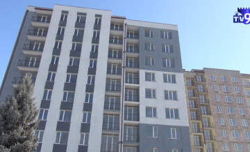 ბინის მეპატრონეები საკუთარ სახლებში შესვლას ითხოვენ