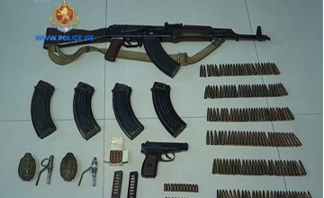 მოქალაქემ პოლიციას საბრძოლო მასალა ნებაყოფლობით ჩააბარა(ვიდეო)