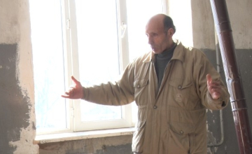 დიდი სმადის სკოლის მოსწავლეები პედაგოგს, ფიზიკურ შეურაცხყოფაში ადანაშაულებენ