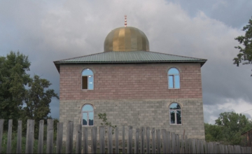 მუსლიმები რამადან ბაირამის დღესასწაულს აღნიშნავენ