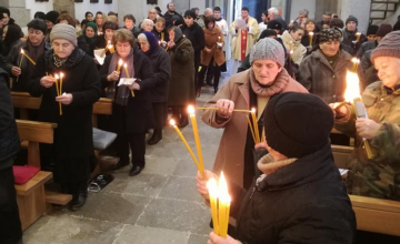 კათოლიკეები ნათლისღებას აღნიშნავენ