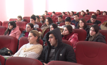 სტუდენტები უმცირესობებზე და მედიის როლი