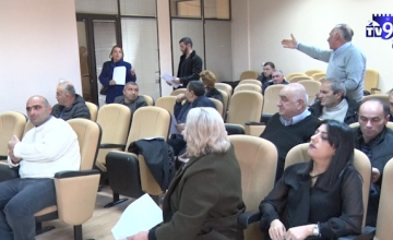 "გაჭირვებულების მუხლიდან თანხა ღონისძიებებში გადაგაქვთ" - ოპოზიციამ სხდომა პროტესტის ნიშნად დატოვა