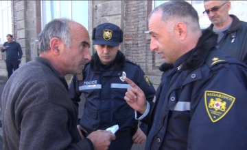 პატრულის მიერ მძღოლების დაჯარიმებას, მოქალაქეების პროტესტი მოჰყვა 