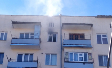 Ախալցիխեում բազմահարկ շենքում հրդեհ է բռնկվել. կա զոհ (Տեսանյութ)